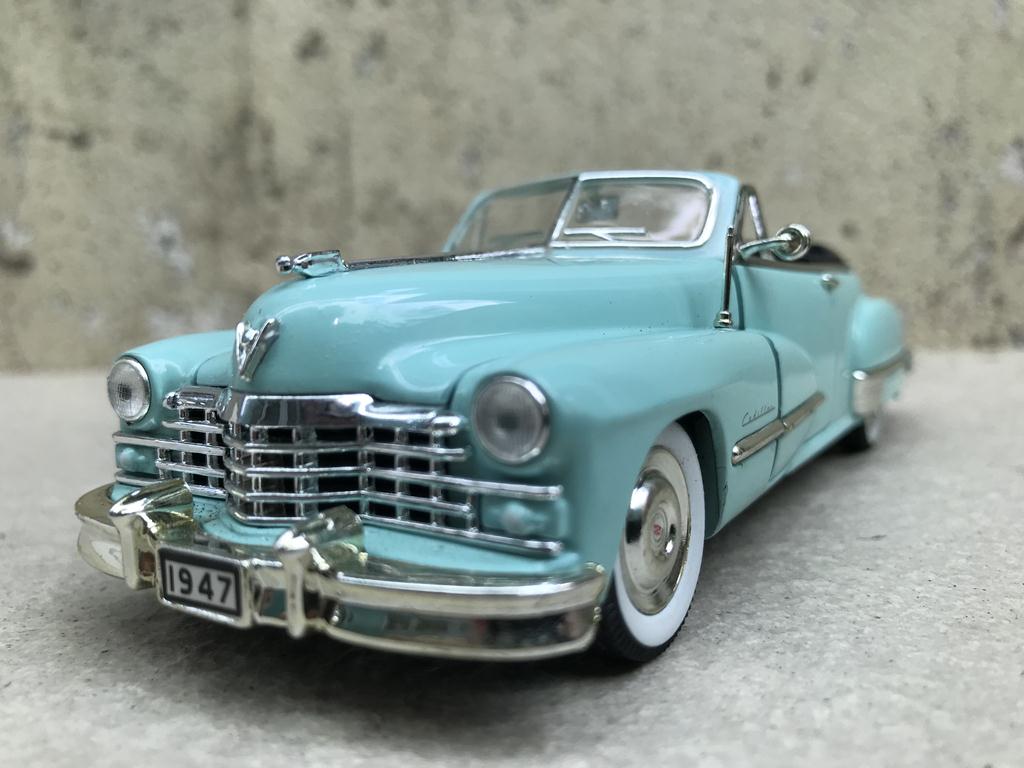 Mô hình xe cổ cadillac series 62 1947 - 1:32
