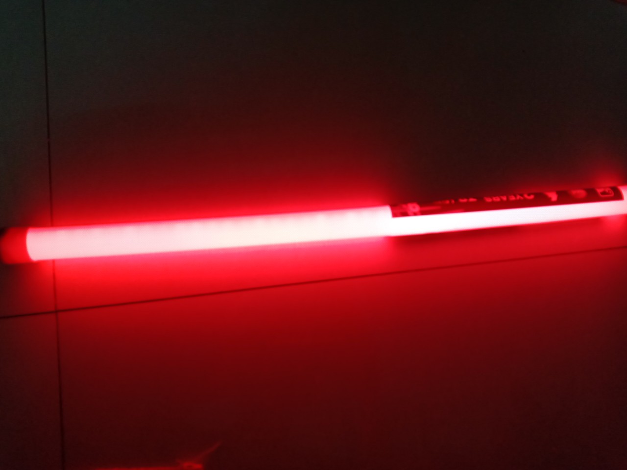 Bóng đèn LED 120cm thân nhựa kín nước dùng trang trí(có 8 màu)