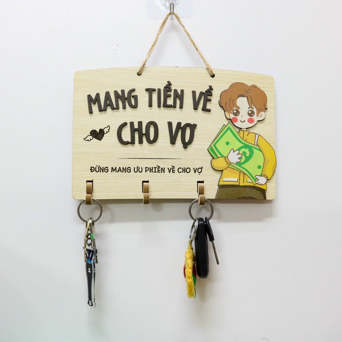 BẢNG GỖ TRANG TRÍ OHAY - MANG TIỀN VỀ CHO VỢ (Tặng móc dán + móc đinh)