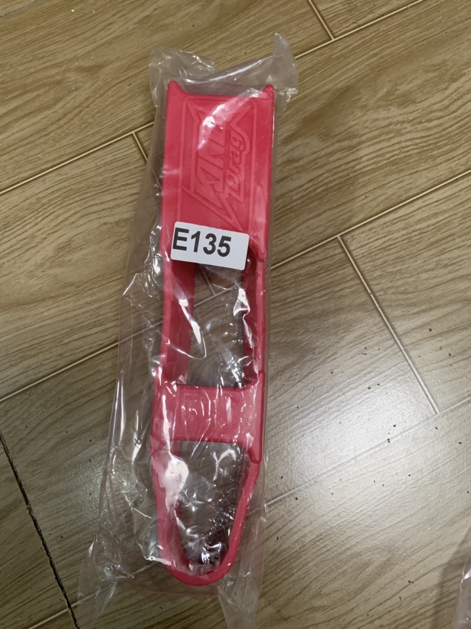 Cao su gấp exciter 135 màu đỏ
