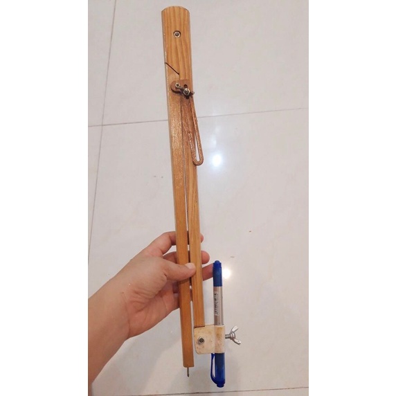 Compa bằng gỗ sồi nhẹ đẹp chắc chắn