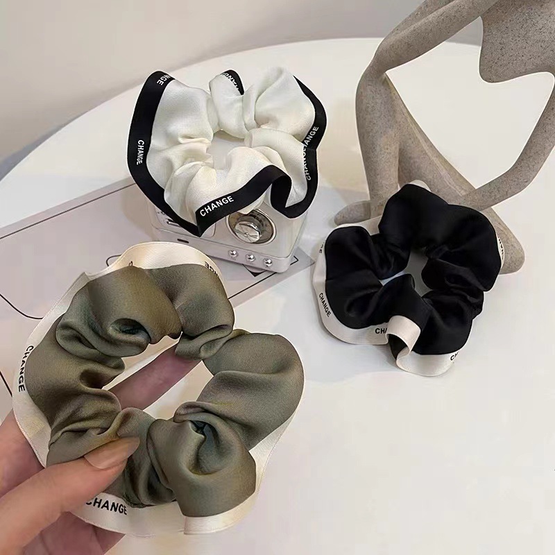Cột tóc buộc tóc scrunchies họa tiết trái tim sắc màu