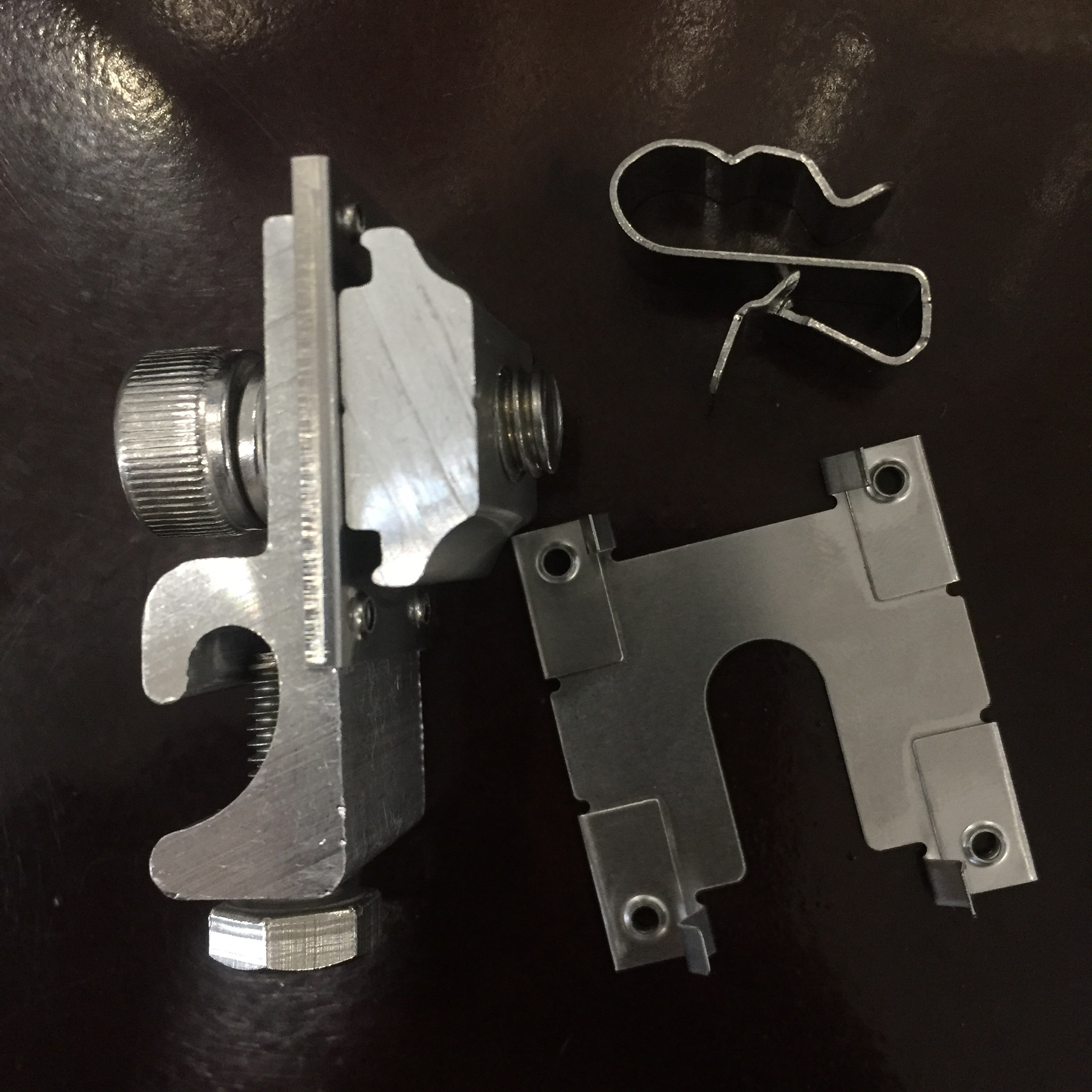 Kẹp nệp tiếp địa, lá tiếp địa, kẹp nệp cố định giữ dây cáp điện solar điện năng lượng mặt trời GIVASOLAR NTĐ-NCĐ