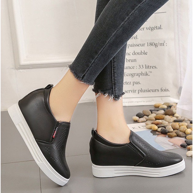 Giày Sneaker độn đế dáng Hàn quốc họa tiết cánh bướm 6cm 2 màu đen và trắng T01