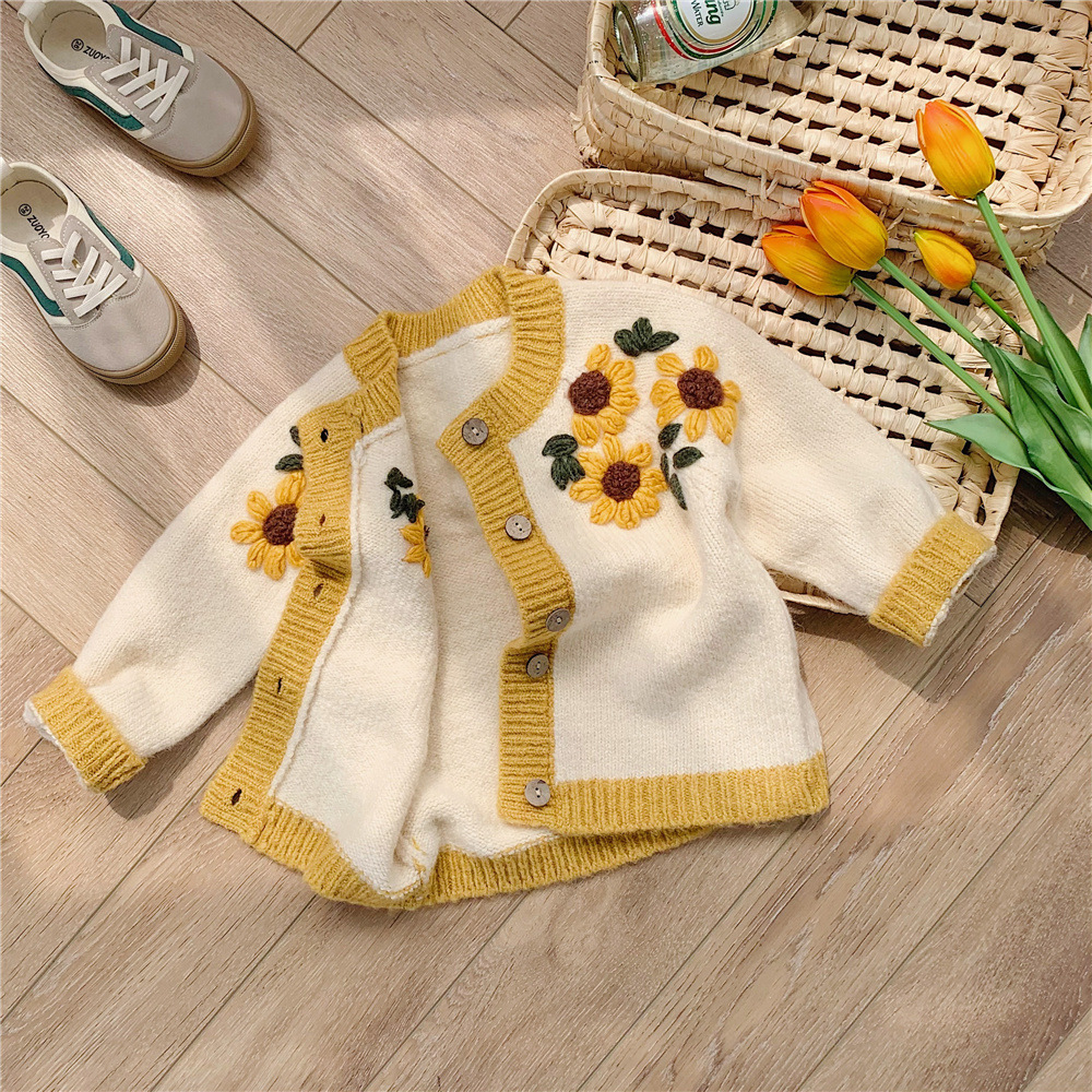 Áo len bé gái style Hàn Quốc