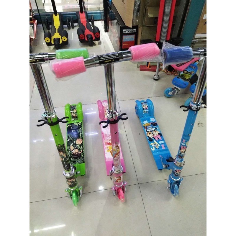 Xe trượt sắt loại đẹp bánh phát sáng - xe trượt scooter 3 bánh phát sáng - xe scoter sắt lò xo cho bé