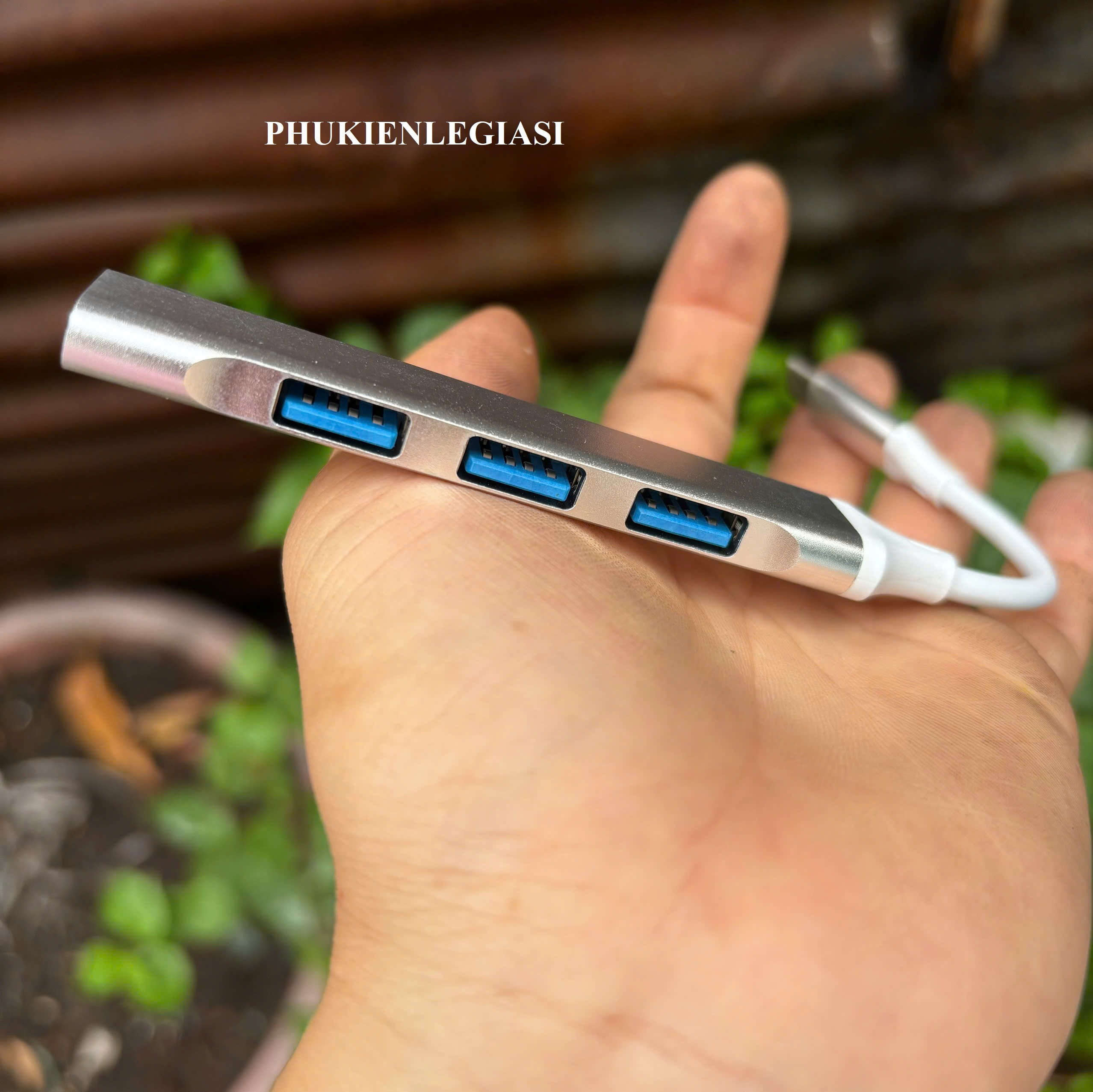 Hub chia USB C sang 4 đầu USB thường phổ thông Vinfast VF3