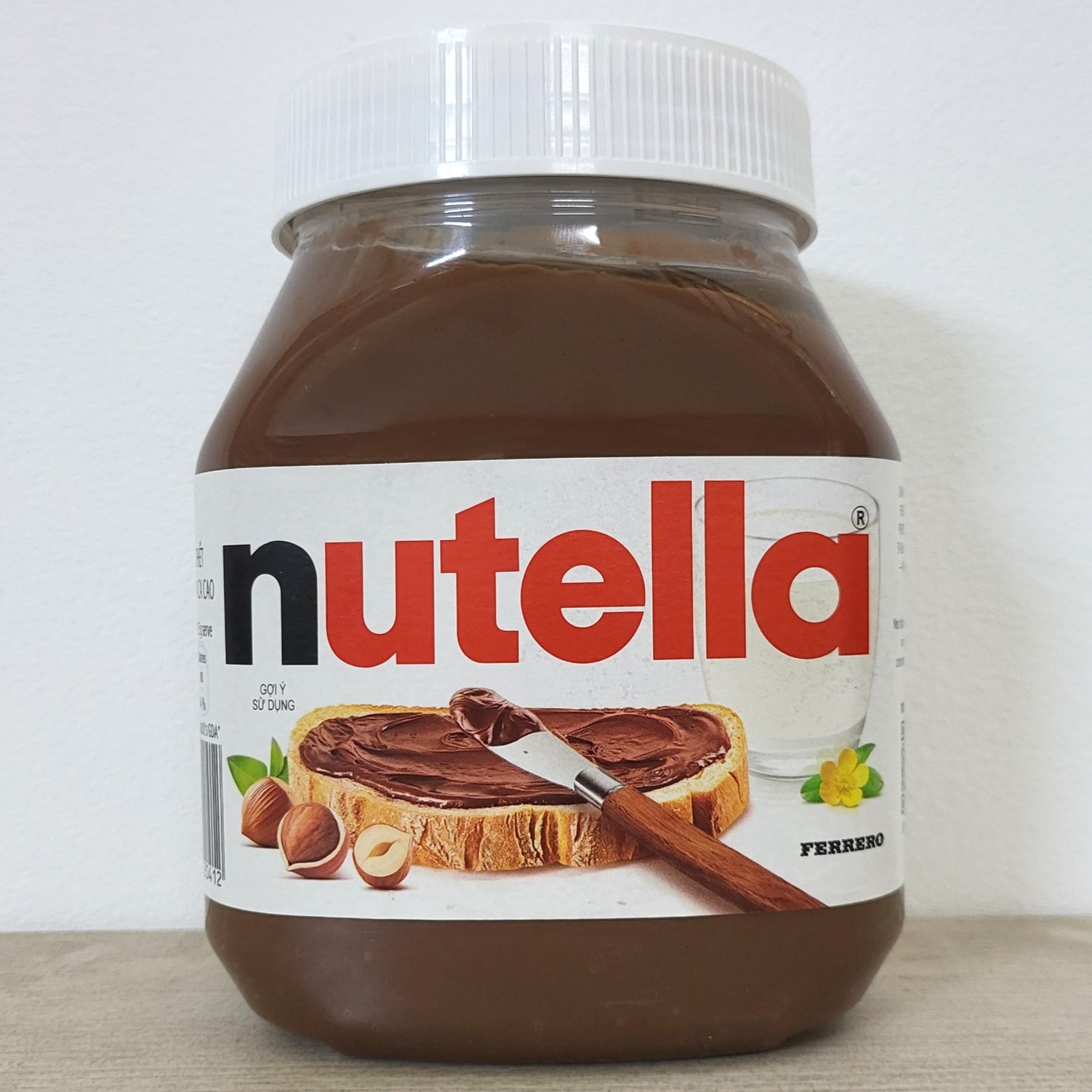 Nutella bơ hạt phỉ ca cao phết bánh mì hazelnut spread with cocoa