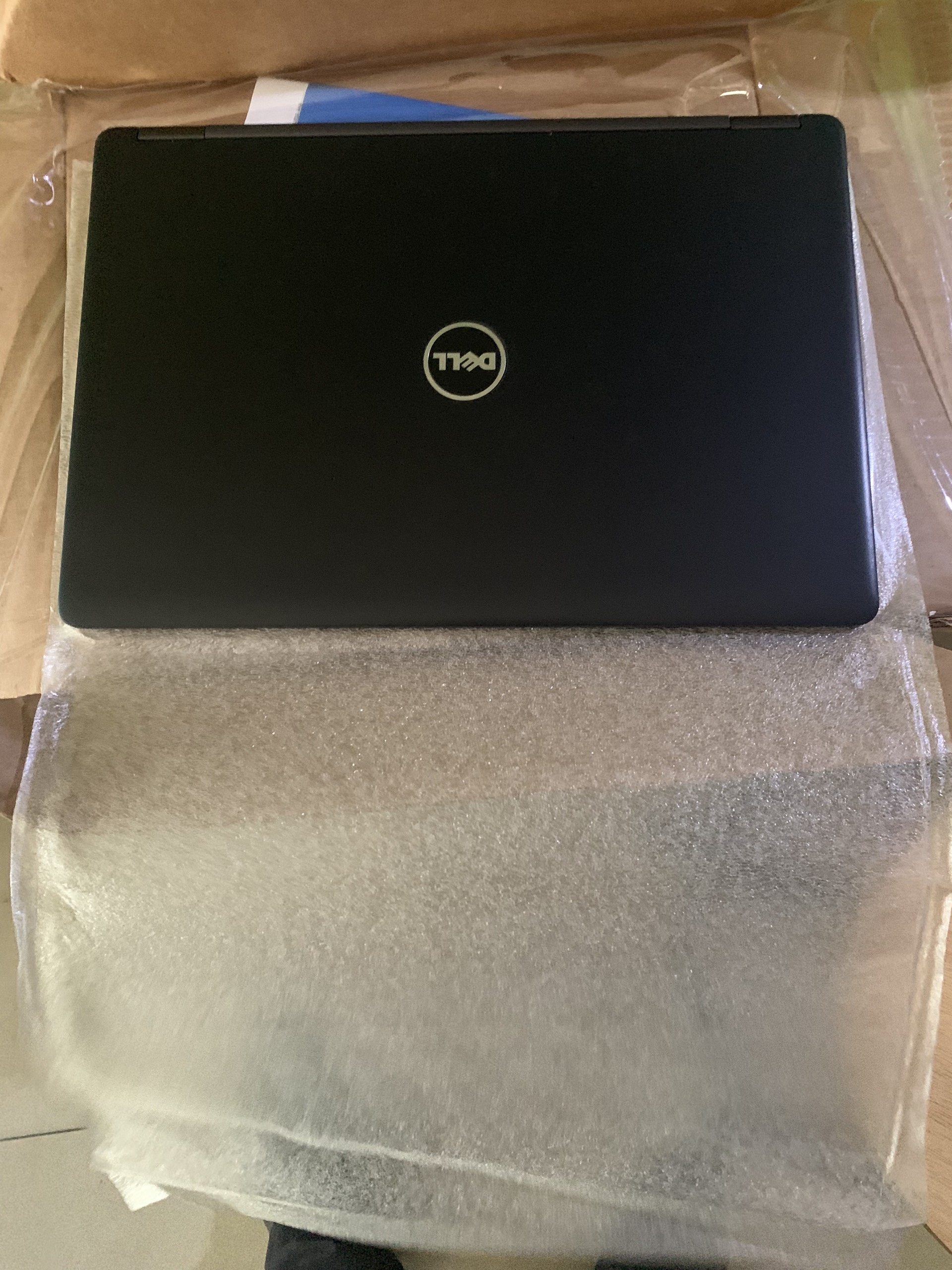 Laptop xách tay dell latitude 5480 i5-6300u ram 8gb ssd 240g 14inch hd