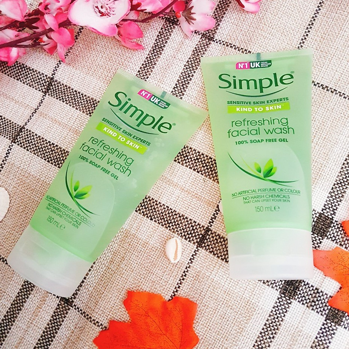 Sữa rửa mặt Simple giúp da sạch thoáng 150ml