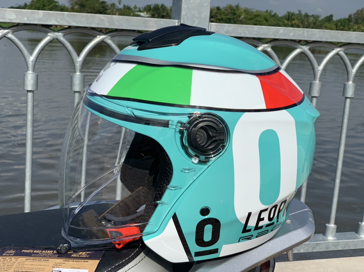 Nón   bảo  hiểm   ROYAL 3/4  XHO1 -  Tem   LEOPART. (   kính   trong ) FREE SIZE.