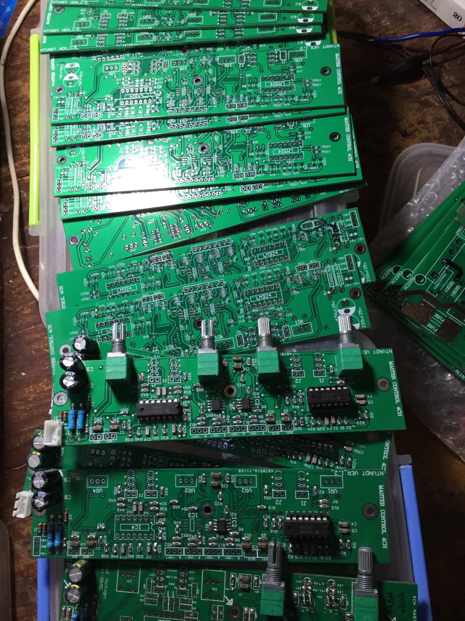 1 boar master 4 kênh công nghệ tín hiệu balance (dùng trong mạch đầu vào công suất cục đẩy)