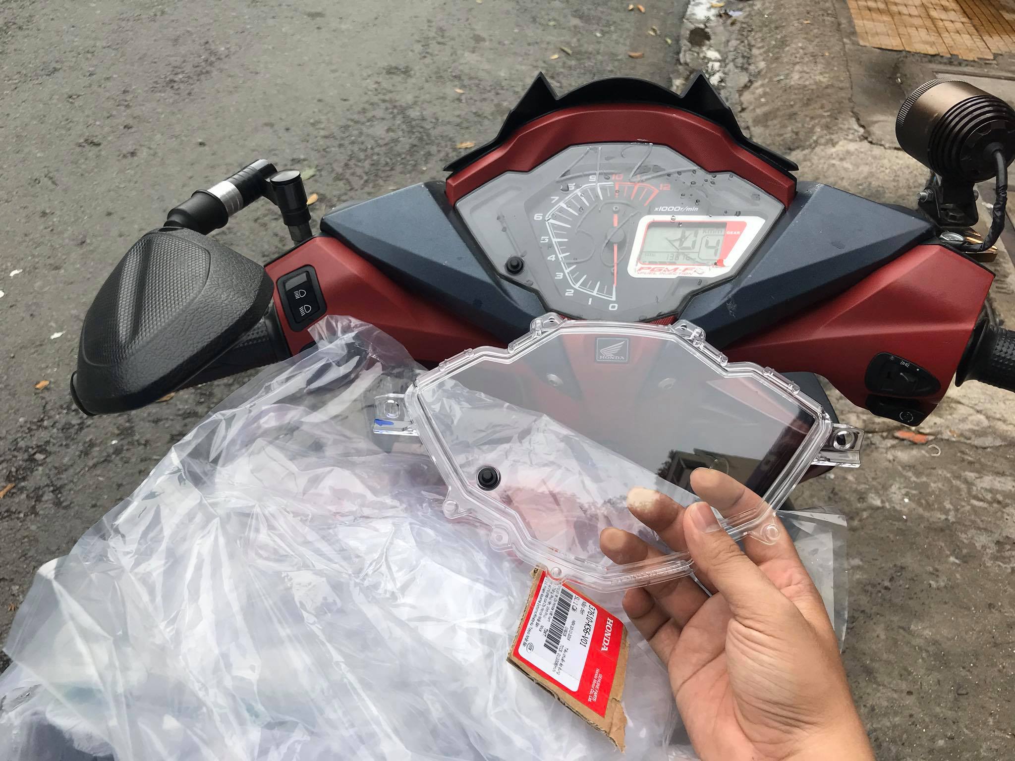 Mica mặt kính đồng hồ winner