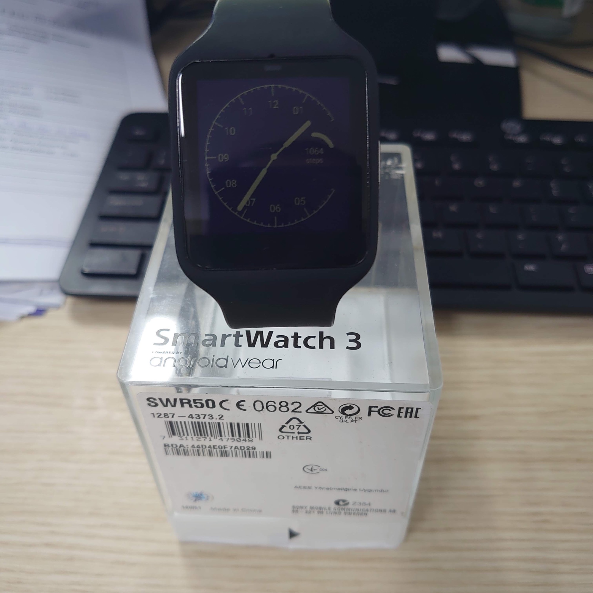 Đồng hồ thông minh Sony SmartWatch 3 SWR50 màu đen đã qua sử dụng