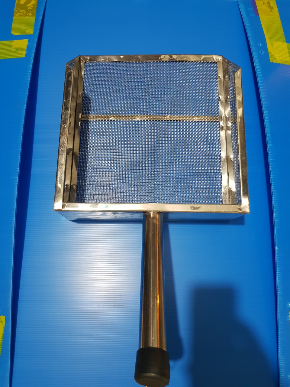 Sàn cát , sàn phân gà sắt + inox