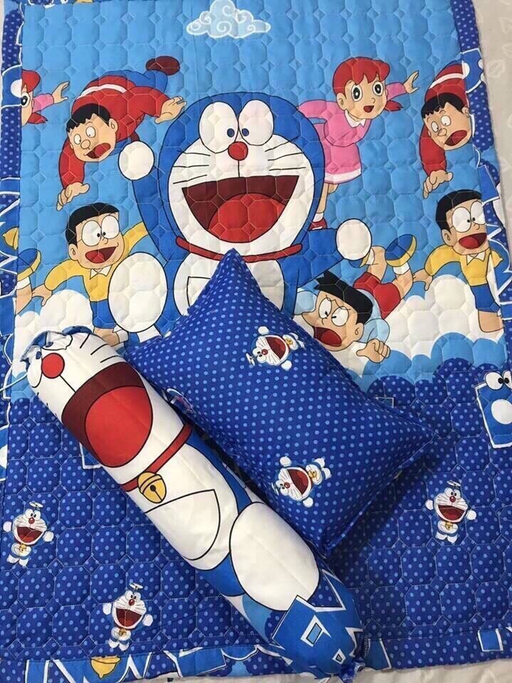 [Rẻ Vô Cực] Bộ chăn (mền), gối nằm, gối ôm cho bé mẫu Doraemon đi học tiểu học, mầm non hoạt hình ngộ nghĩnh - Có bán lẻ chăn, gối, vỏ gối, ruột gối trẻ em