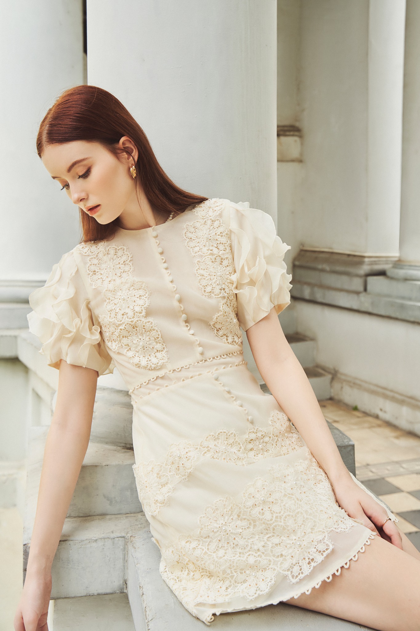 MAVEN - Váy dáng A cổ tròn phối ren đính kết Cara Dress