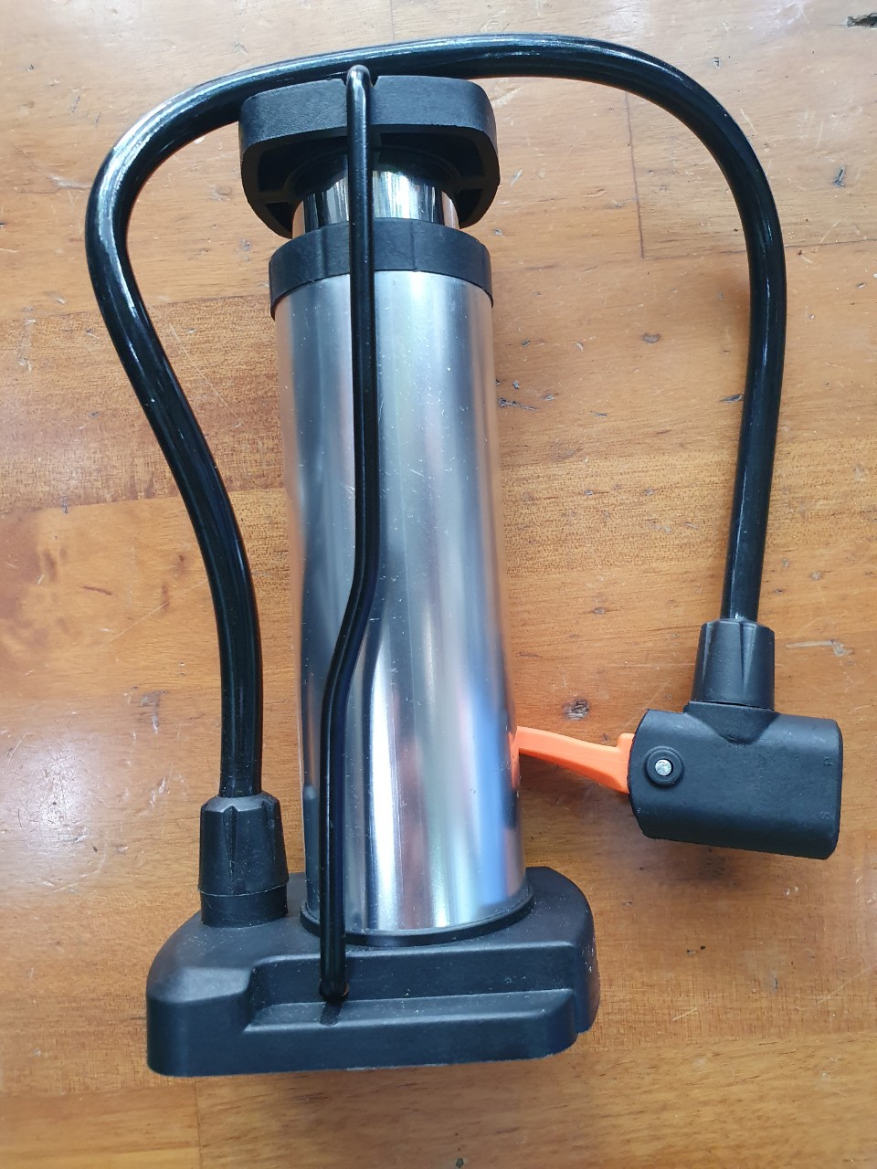 Bơm xe đạp xe máy 120 Psi mini tiện lợi màu bạc - Bơm đạp chân