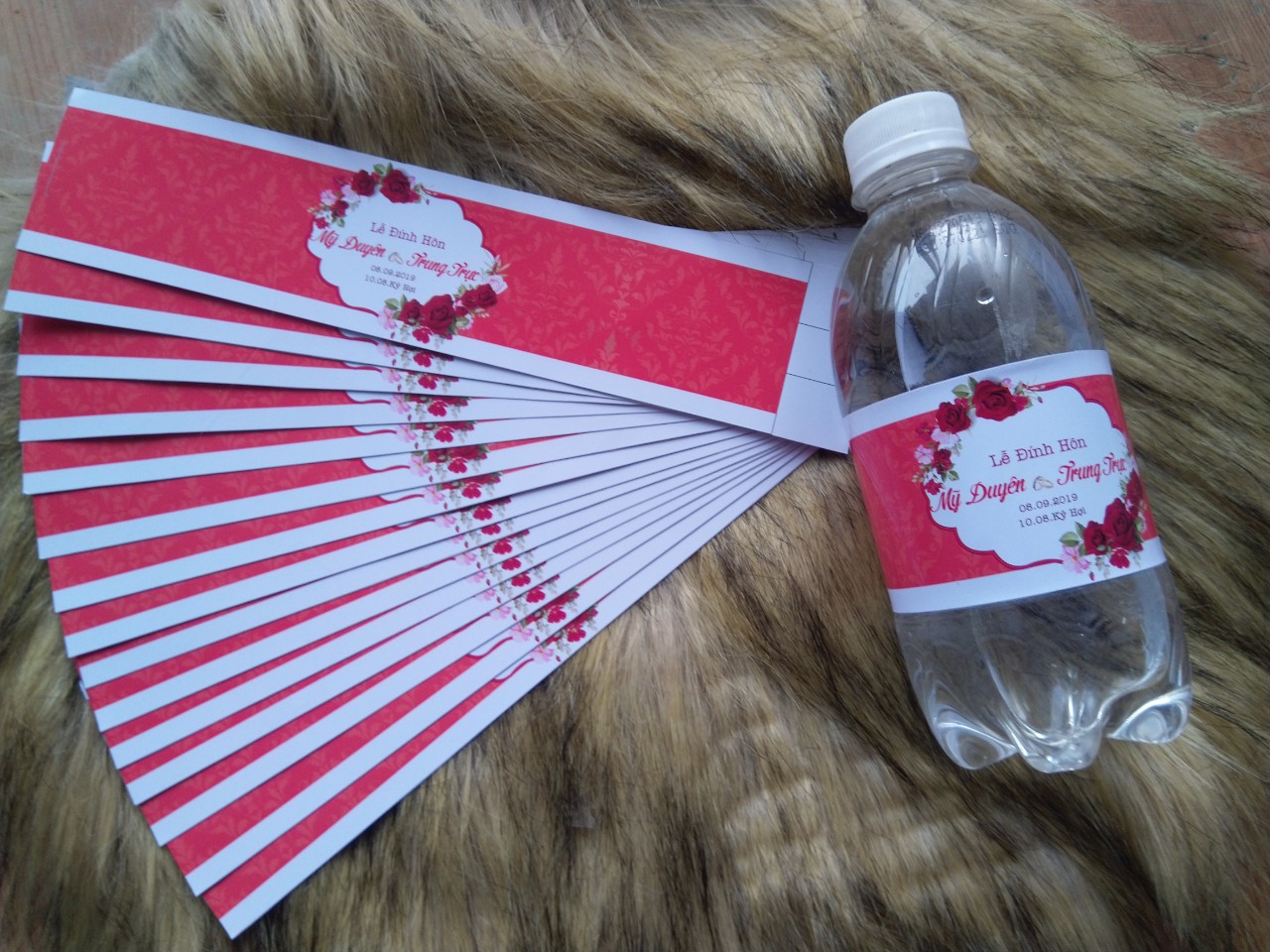 Tem Quấn Chai Nước Đám Cưới Gia Tiên