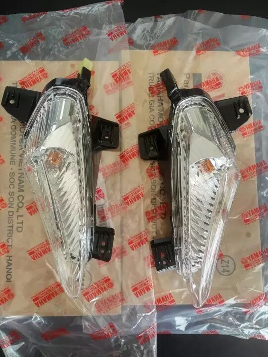 Cặp đèn Xi nhan cho Exciter 150 các đời chính hãng yamaha