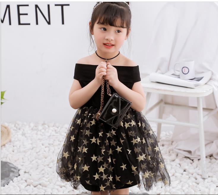 Váy đầm công chúa vai trần voan xòe đính sao lấp lánh