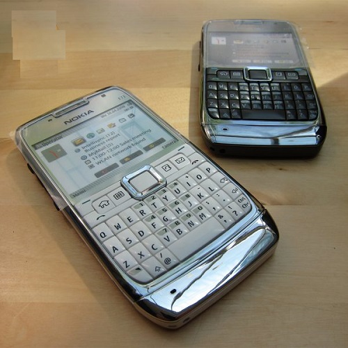 Điện thoại độc cổ NOKIA E71 giá rẻ tặng kèm sim 4g