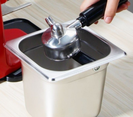 Khay dùng để đập bã cà phê cao 15cm