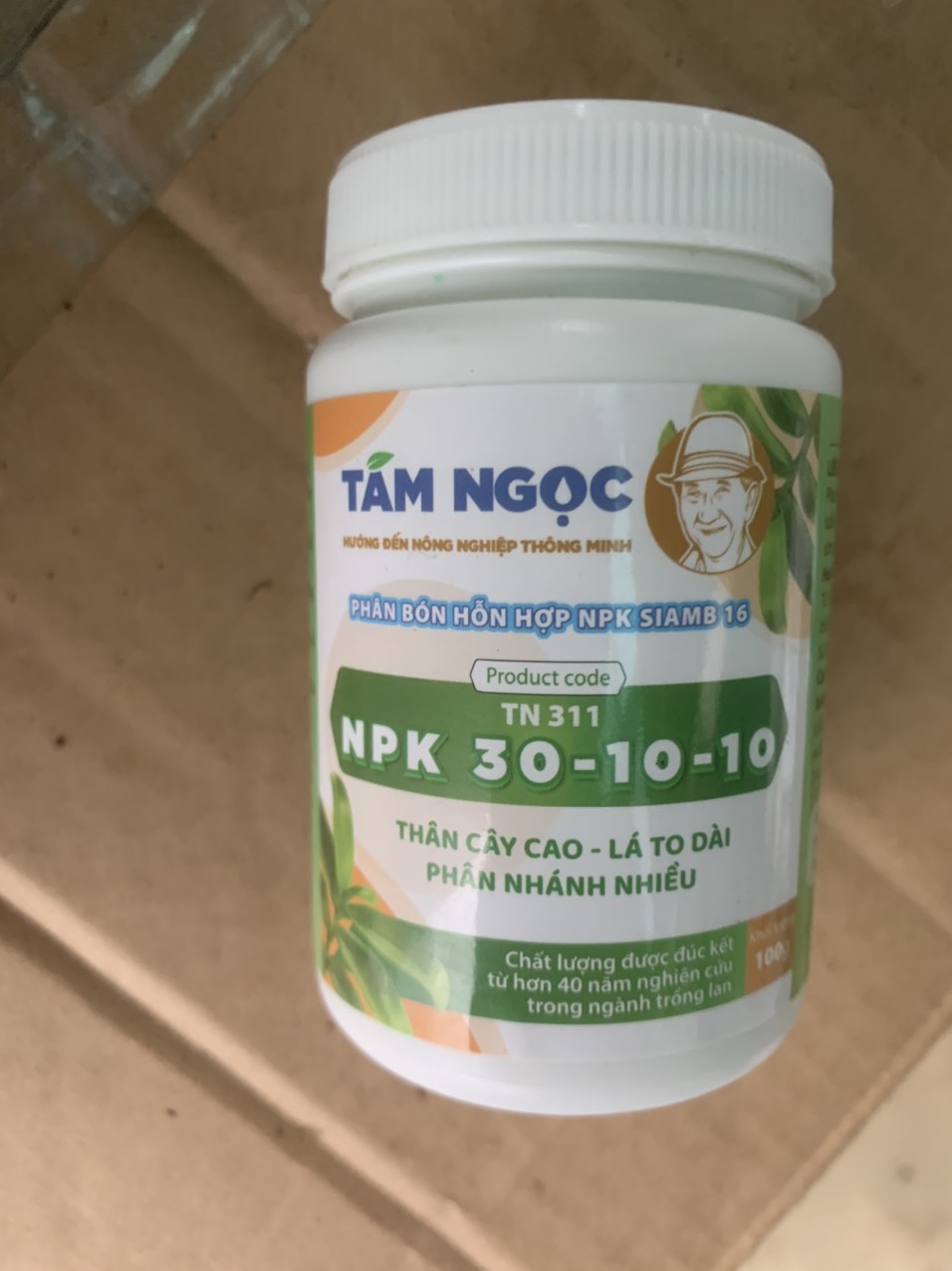 Phân bón 30-10-10 tám ngọc lọ 100g
