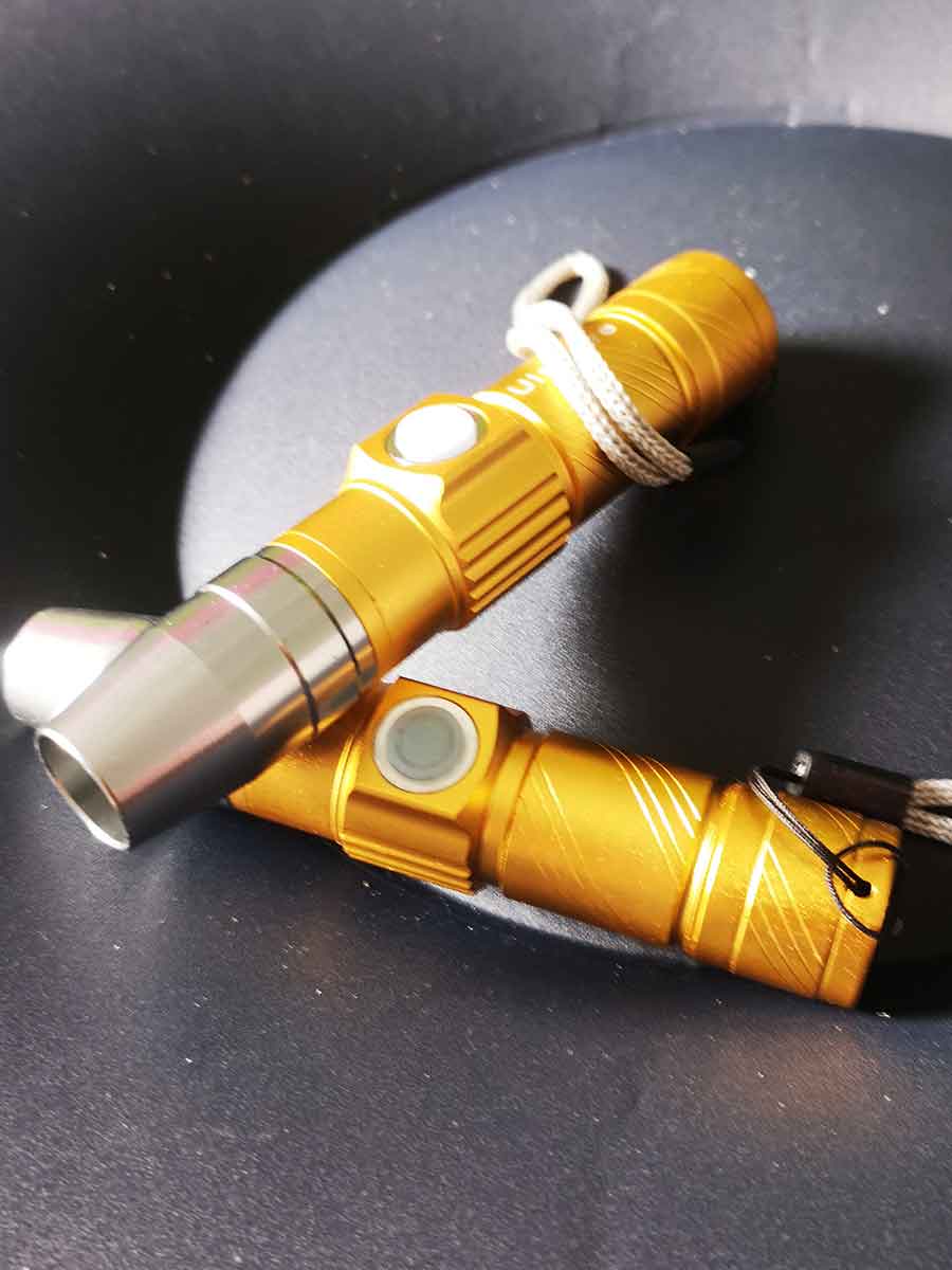 Đèn soi uv tím soi tiền giả soi đá cao cấp sạc usb vỏ vàng