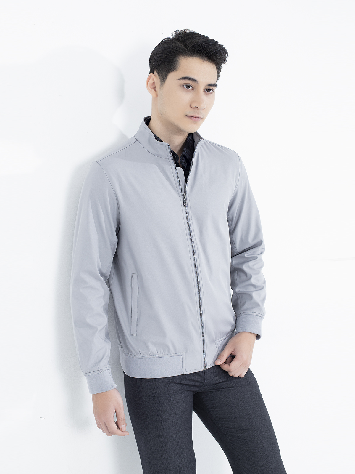 Hàng mới 2021 áo khoác gió nam aristino ajk017w1