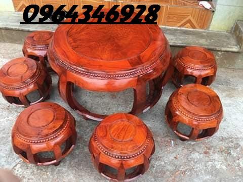 [Trả góp 0%]Bộ đôn trống gỗ hương lào 1 bàn và 6 đôn kích thước bàn rộng 87 cm cao 63 cm đôn cao 35 cm đường kính mặt 29 cm.