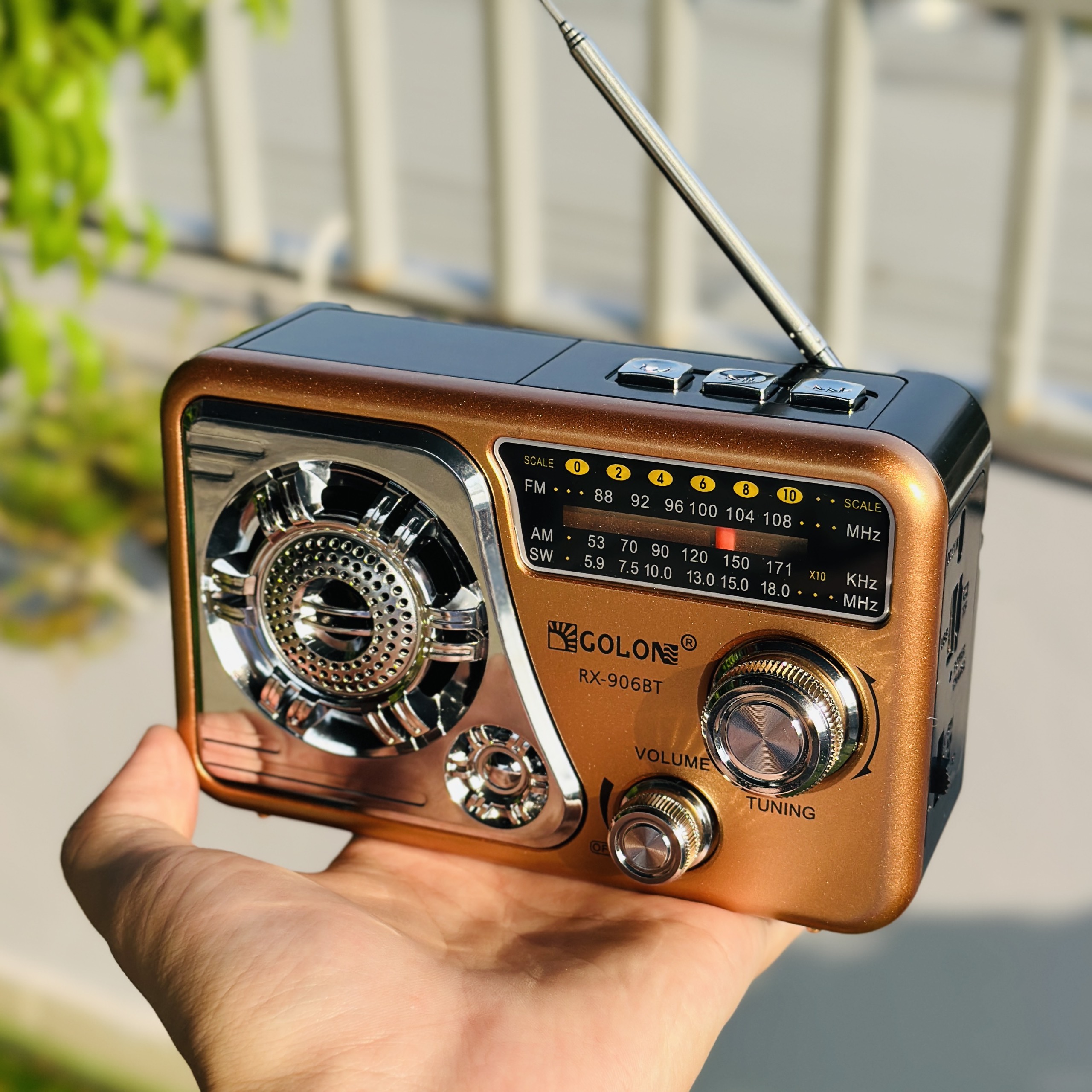 xả kho / Đài Radio Dùng Pin Sạc RX 906BT - Máy Nghe Nhạc Kiêm Đài Radio, FM, AM, SW Hỗ Trợ Kết Nối Bluetooth, USB, Thẻ Nhớ Âm Thanh To Lớn Dễ Dàng Sử Dụng