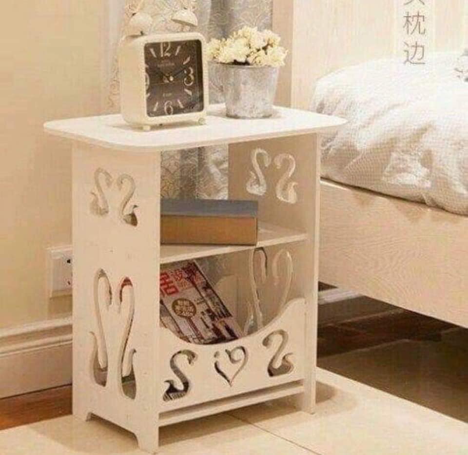 Kệ bàn vuông thiên nga để đầu giường tặng kèm khăn trải bàn đẹp lung linh