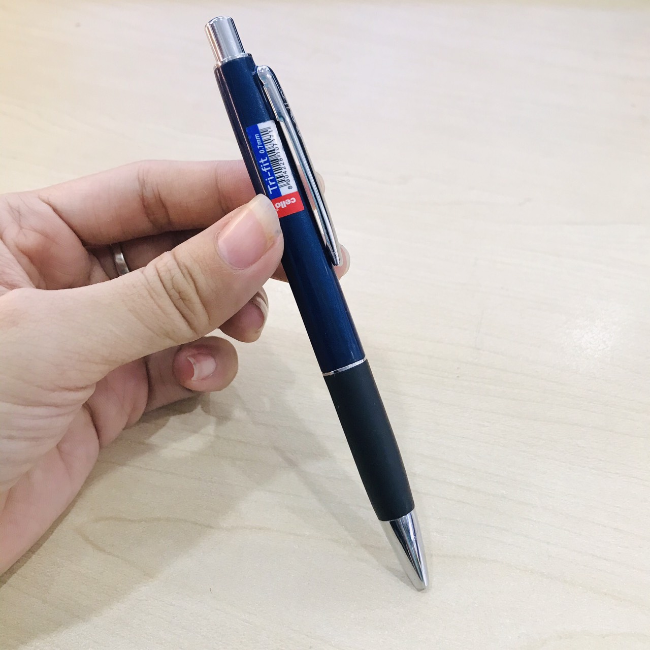 [HCM]Bút Bi Bấm Cello Trifit 0.7mm - Mực xanh - Thương hiệu Ấn Độ