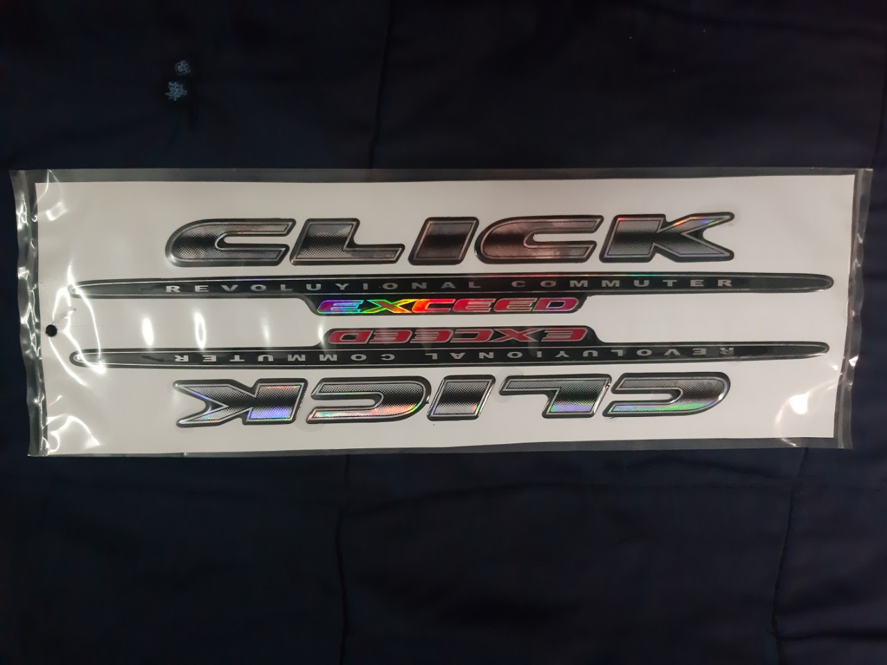 TEM LOGO CHỮ CLICK ĐƯỢC PHỦ LÊN LỚP KEO CHỊU ĐƯỢC NƯỚC TỐT