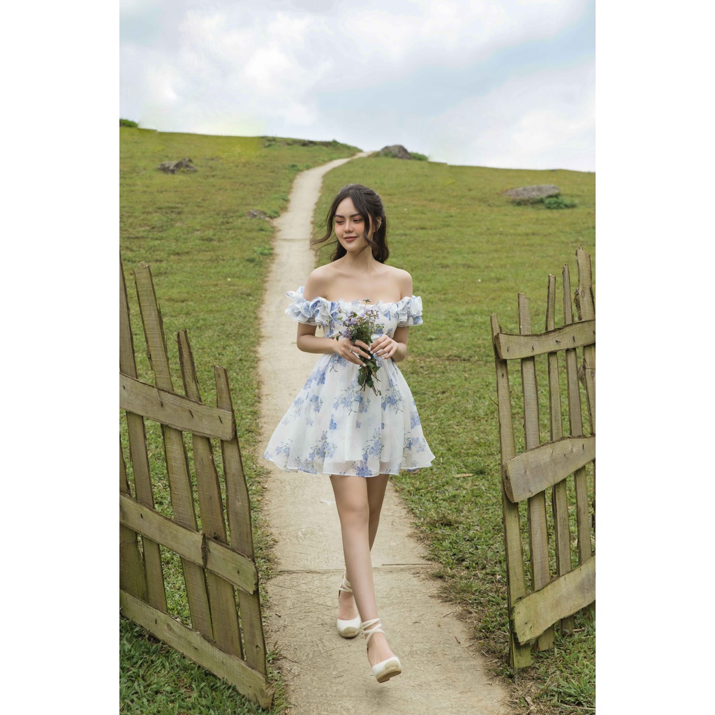 Váy nữ thiết kế trễ vai bèo nhún The Peachy- Clary Dress chấtt liệu vải tơ hoa