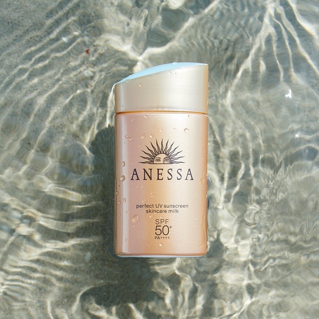 Sữa Chống Nắng Anessa Perfect UV Sunscreen Skin Care SPF50+/PA++++ 20ml