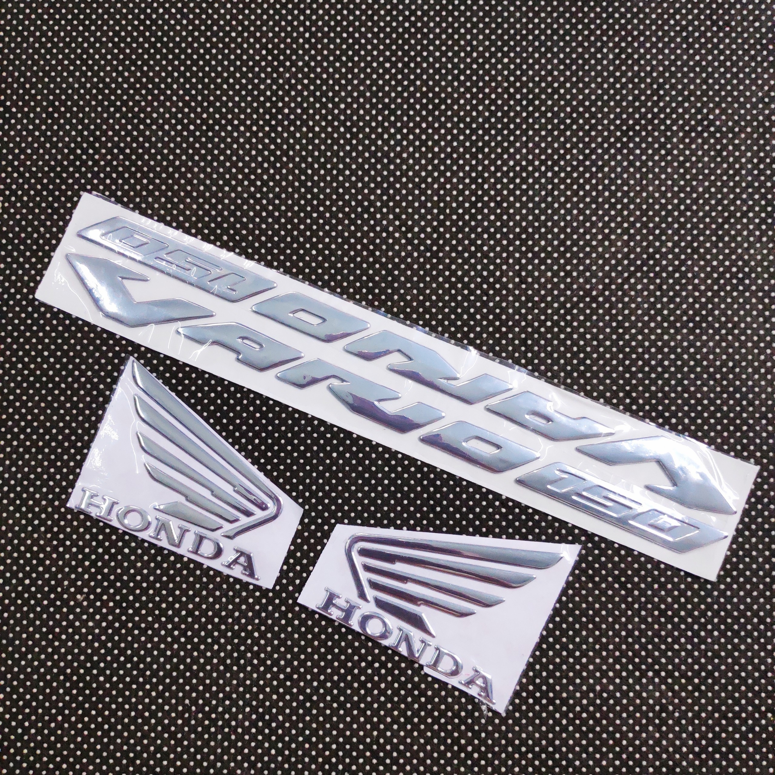 [TRANG TRI XE] COMBO bộ tem logo chữ nỗi tem tên xe VARIO 150 và tem logo cánh chim HONDA (màu BẠC)