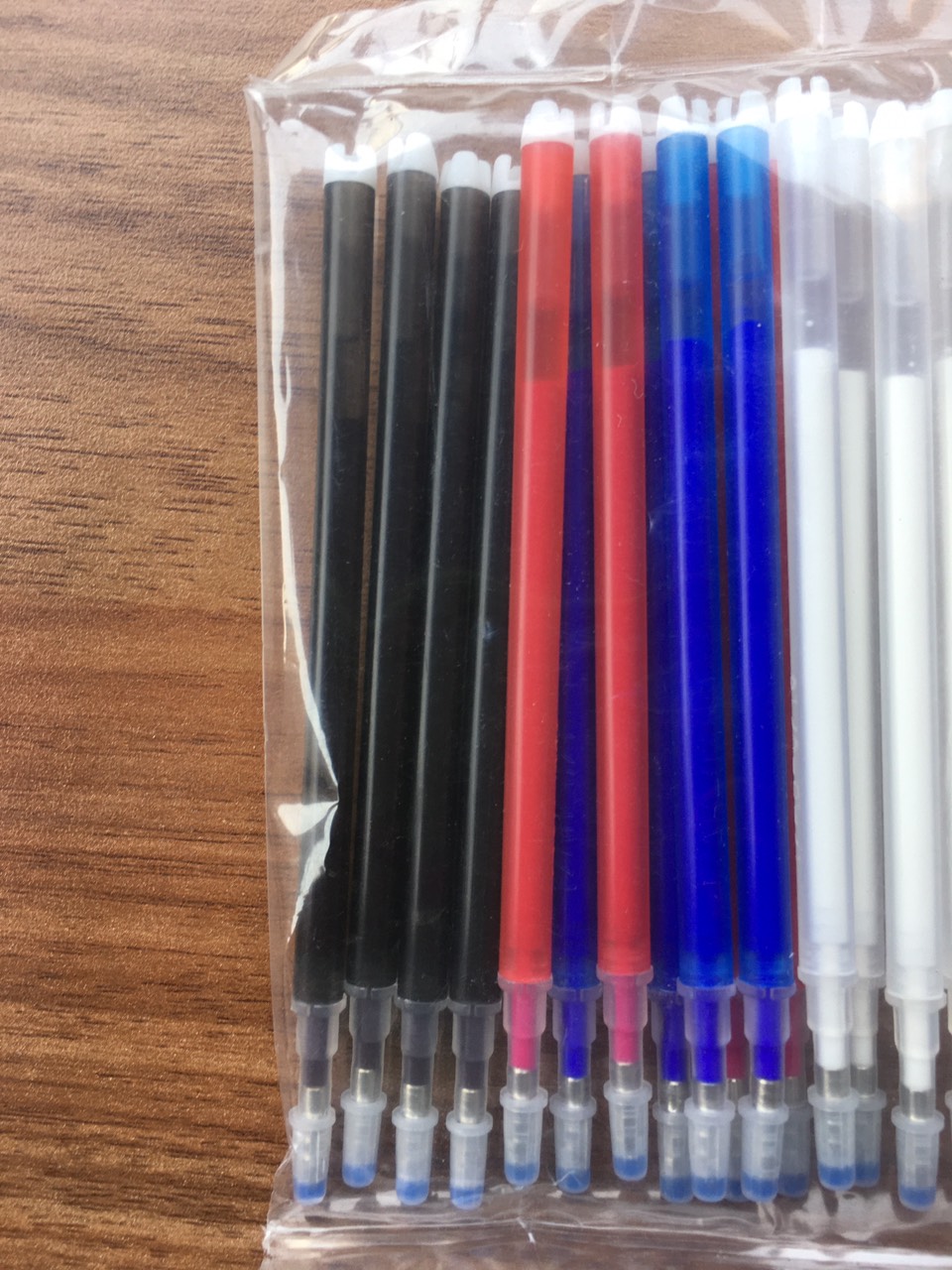 Bút bay vẽ lên vải, khi ủi sẽ bay bó 16 cây, hàng bán chạy