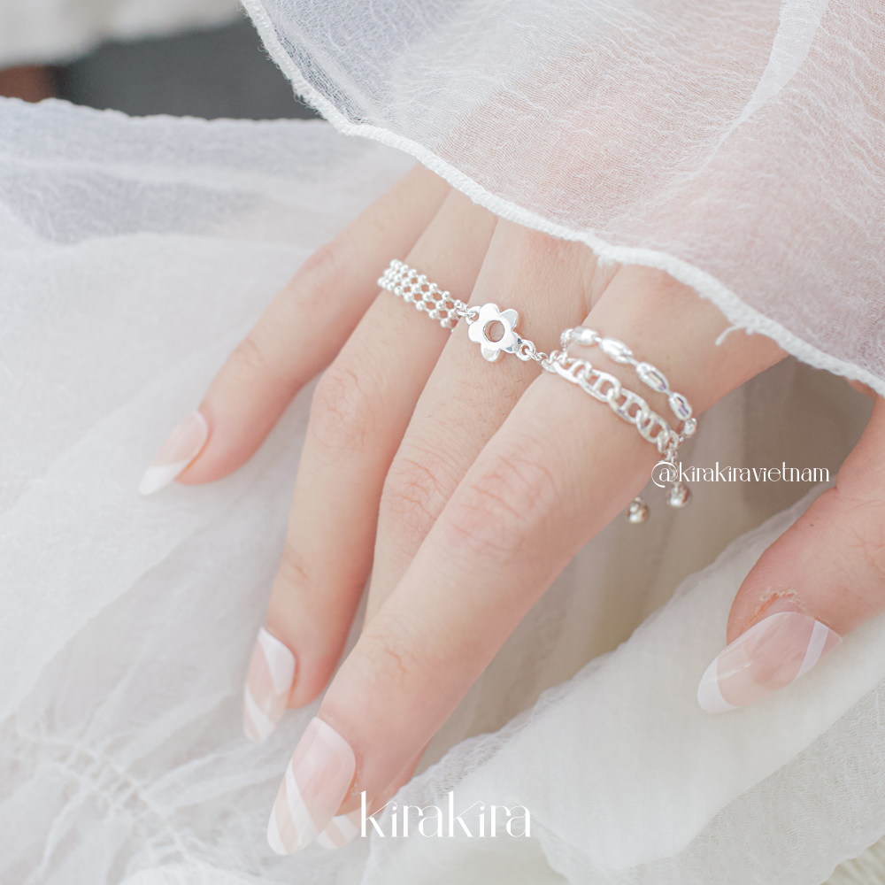 Nhẫn tay xinh có khoá đơn giản đáng yêu