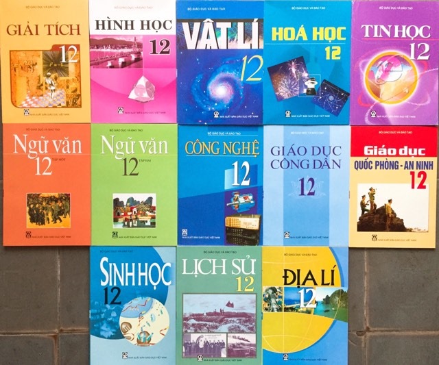 Bộ sách giáo khoa lớp 12 - 13 quyển (không có tiếng anh)