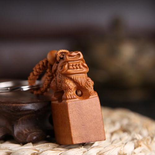 Móc Khóa Gỗ Thủ Công Khắc Hình Tỳ Hưu Ngọc Tỷ May Mắn