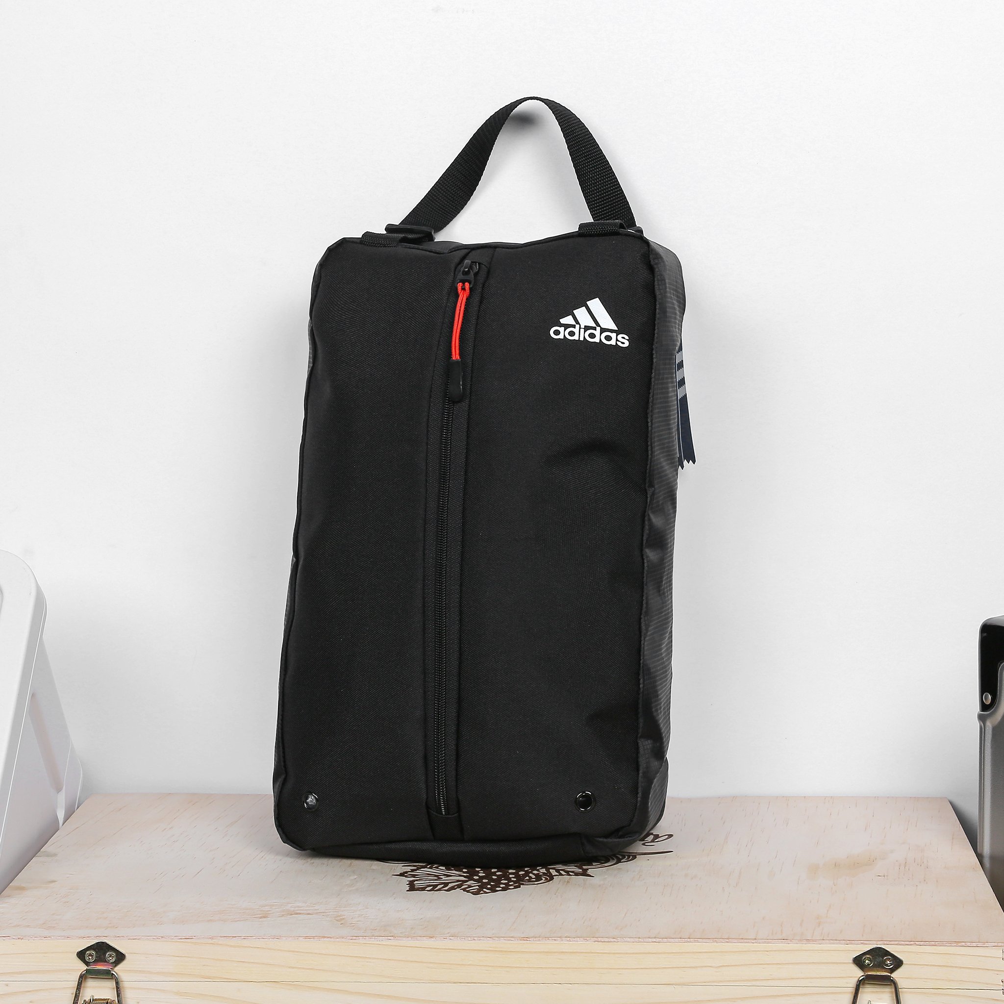 Túi đựng giày đá bóng adidá fm4229 cực tiện lợi.