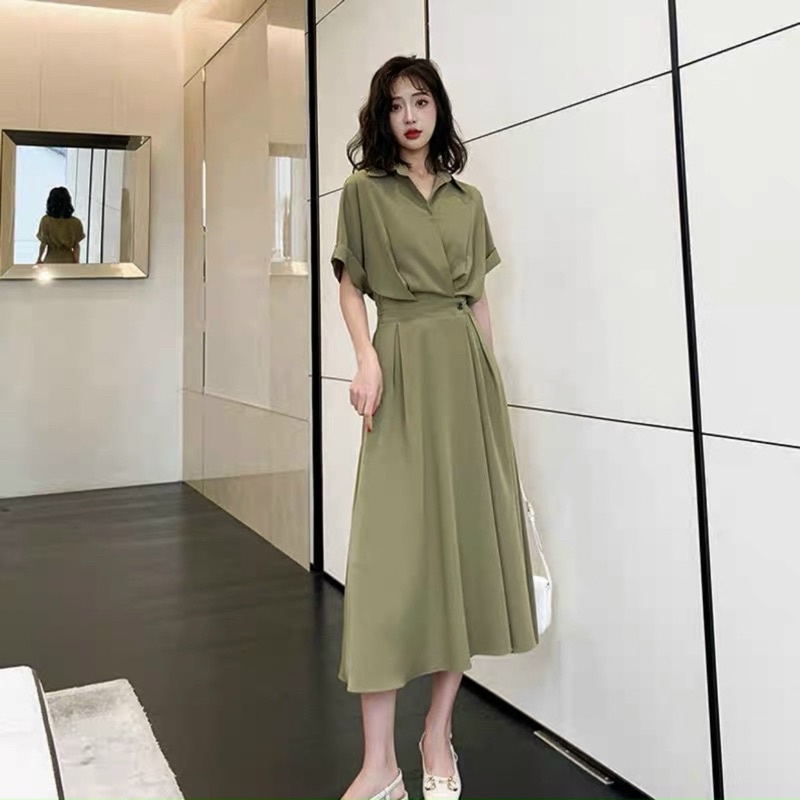 Đầm sơ mi đắp chéo ngực chít eo đính nút trẻ trung, đầm đi làm tay ngắn dáng xòe thanh lịch màu rêu đen - dx287