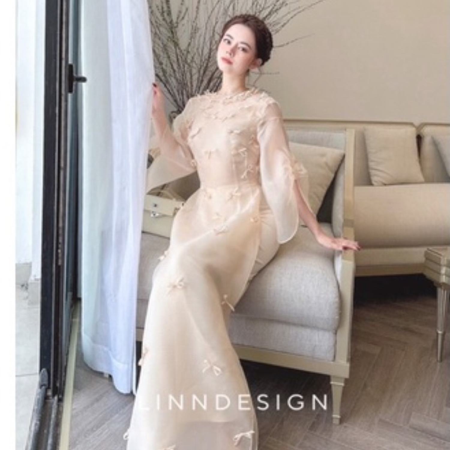 Áo dài cách tân 4 Եà Ngọc Khuê by Linn Design
