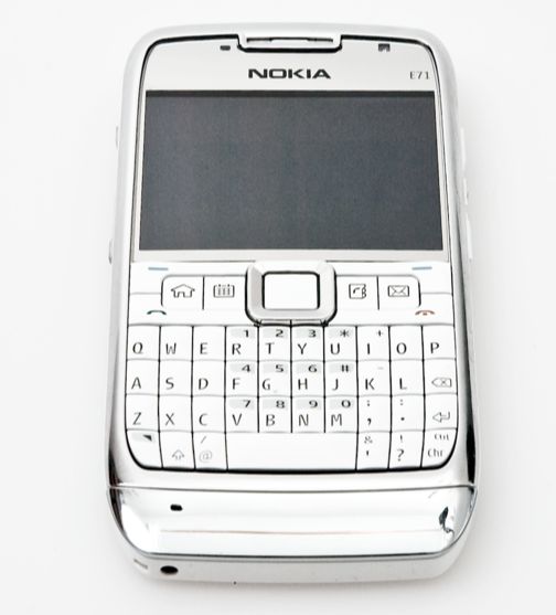 [ Xả Hàng Giá Rẻ ] Điện Thoại Bàn Phím Nokia E71 - Bàn Phím QWERTY 24 Phím - Hỗ trợ truy cập mạng bằng 3G - Màn hình 2.36 inch