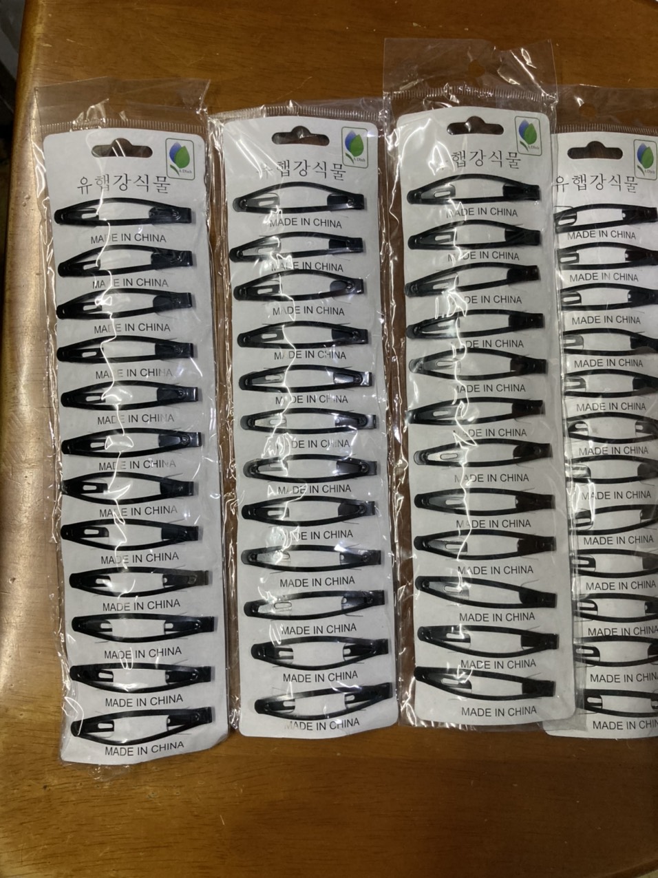 Vỉ 12 chiếc kẹp tách trơn