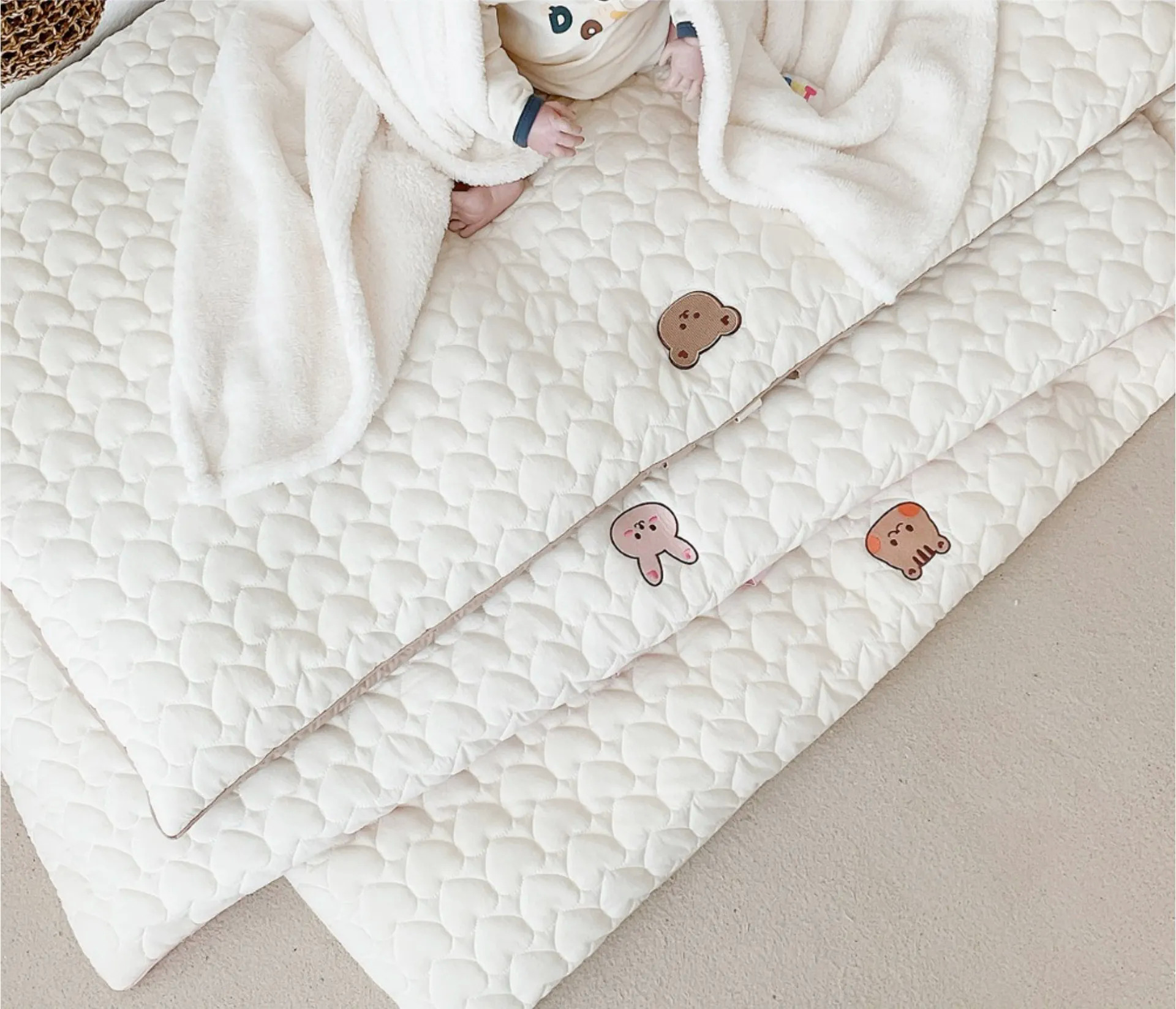 Thoáng khí bé Nap Pad gấp NệM Di động mẫu giáo máy có thể giặt thêu bò Pad Điều hòa không khí chăn