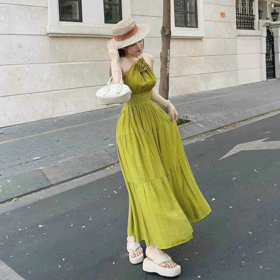 Váy nữ maxi cổ yếm đính hoa dáng xòe dài chiết eo siêu tôn dáng thời trang nữ tiểu thư sang chảnh thanh lịch