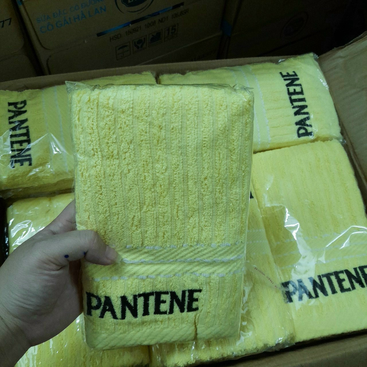 Hàng khuyến mãi Khăn Pantene